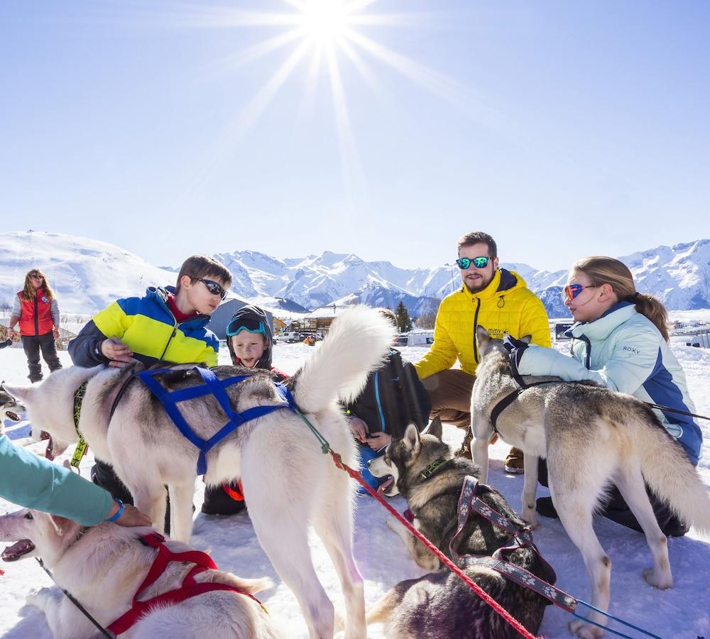 Hotel Club Mmv Les Bergers **** Alpe d'Huez Екстериор снимка