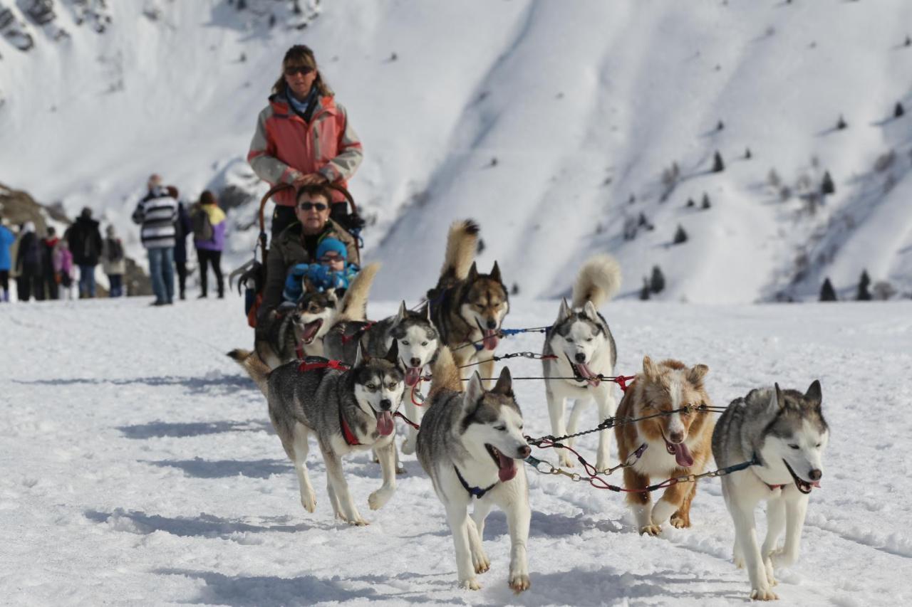 Hotel Club Mmv Les Bergers **** Alpe d'Huez Екстериор снимка